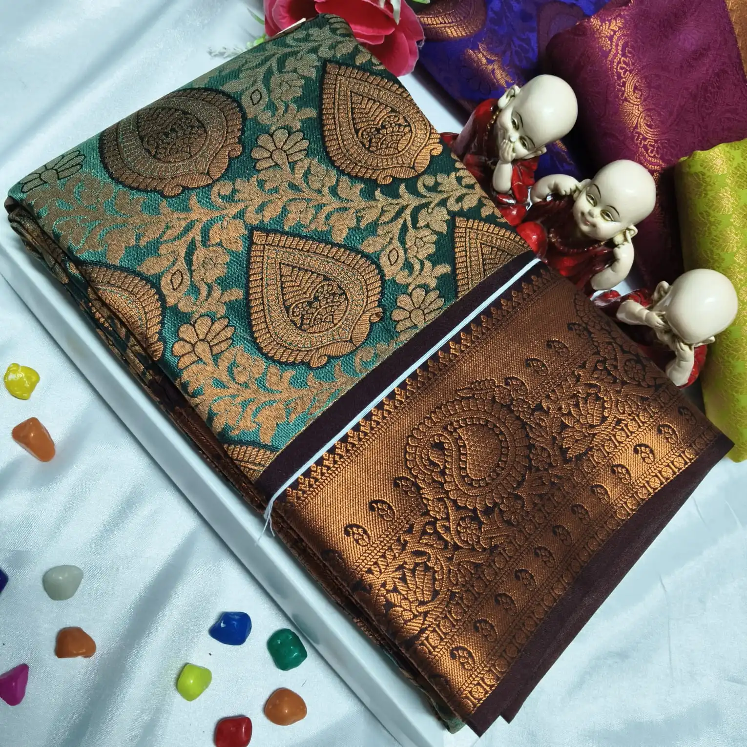 Vastharakala Heart Paisley Brocade Soft Silk Saree